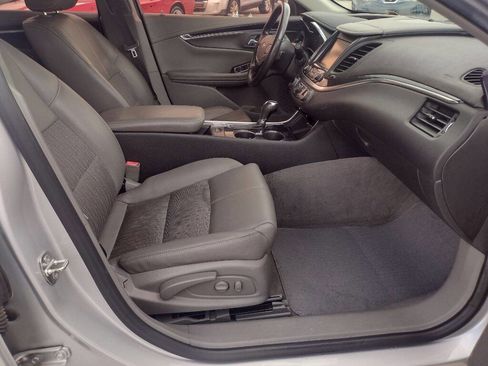 Used 2019 Chevrolet Impala LT image 13