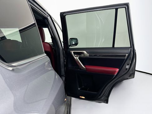 Used 2021 Lexus GX 460 Premium w/ Premium Package image 33