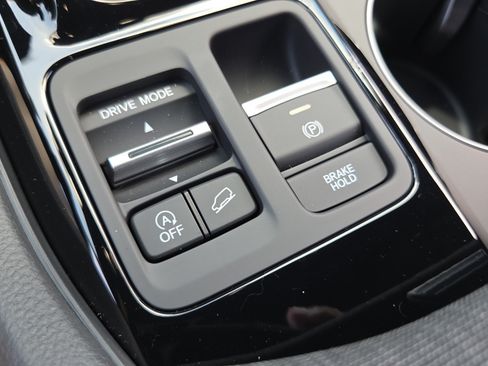 Used 2025 Honda Pilot Sport image 20