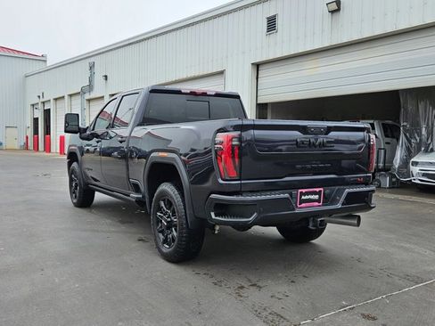 Used 2024 GMC Sierra 2500 AT4 w/ AT4 Premium Plus Package AWD/4WD image 9