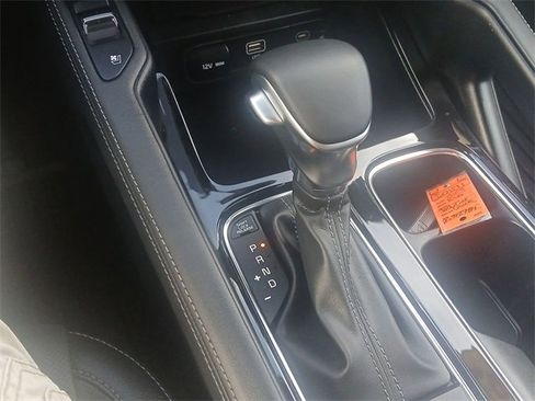 Used 2023 Kia Telluride EX w/ EX Captain's Chair Package image 20