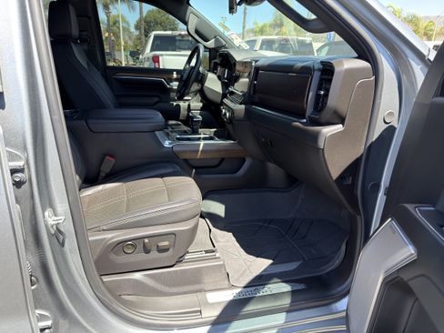 Used 2024 Chevrolet Silverado 1500 High Country w/ High Country Premium Package AWD/4WD image 10