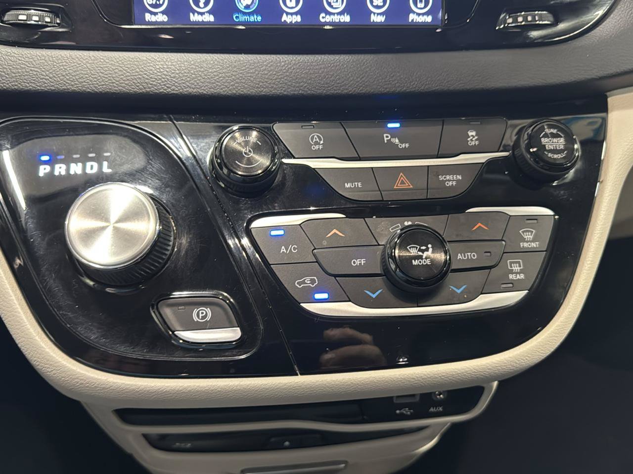 Used 2018 Chrysler Pacifica Touring-L Plus FWD image 20