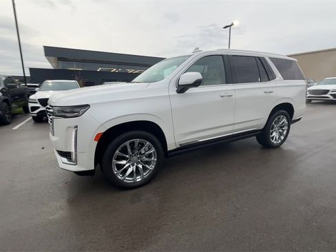 Used 2023 Cadillac Escalade Premium Luxury Platinum w/ Heavy-Duty Trailer Package image 3