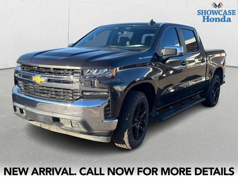 Used 2021 Chevrolet Silverado 1500 LT image 2