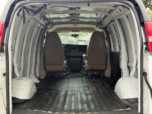 Used 2015 Chevrolet Express 2500 RWD image 10