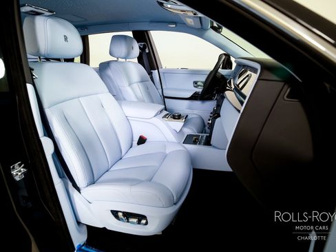 New 2027 Rolls-Royce Phantom Sedan RWD image 35