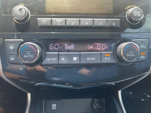 Used 2015 Nissan Altima 2.5 SV w/ Convenience Package FWD image 23