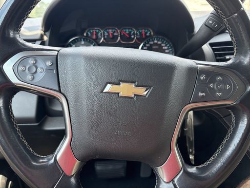 Used 2020 Chevrolet Suburban LT RWD image 9