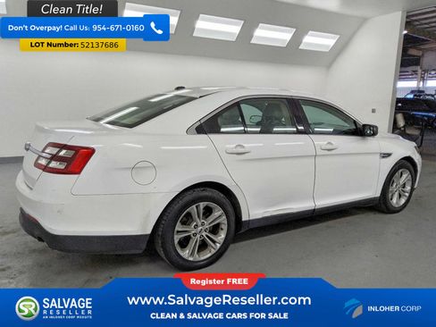 Used 2016 Ford Taurus SE FWD image 4