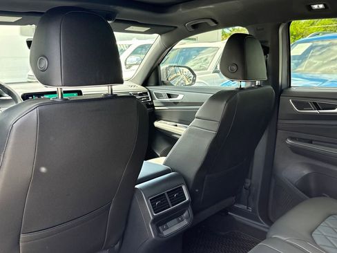 New 2025 Volkswagen Atlas Cross Sport SEL Premium R-Line AWD/4WD image 25