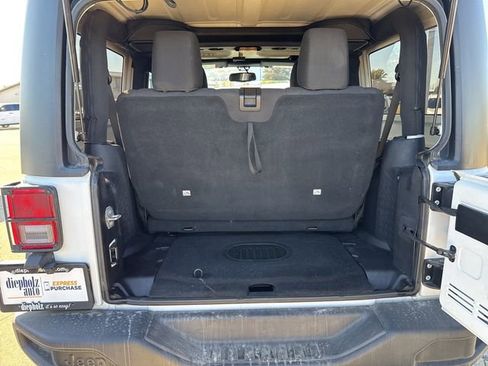 Used 2016 Jeep Wrangler Sport image 21