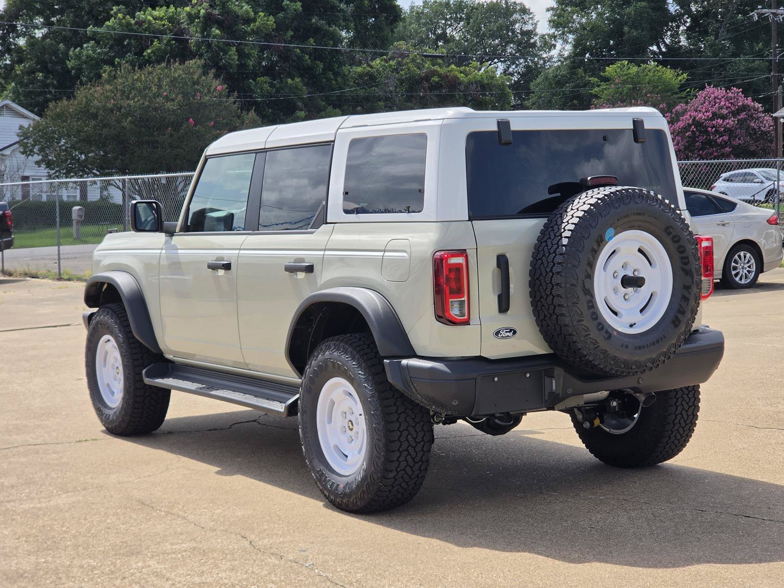 New 2026 Ford Bronco Heritage Edition AWD/4WD image 3