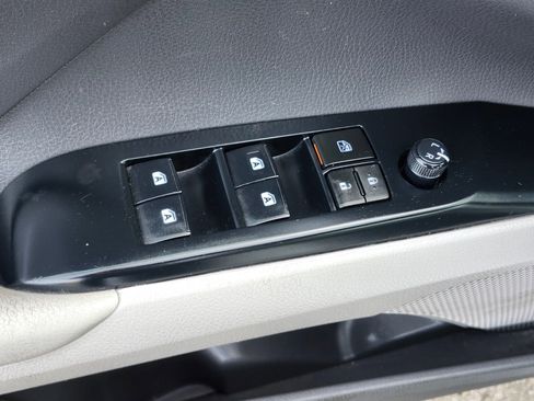 Used 2018 Toyota Camry SE image 17