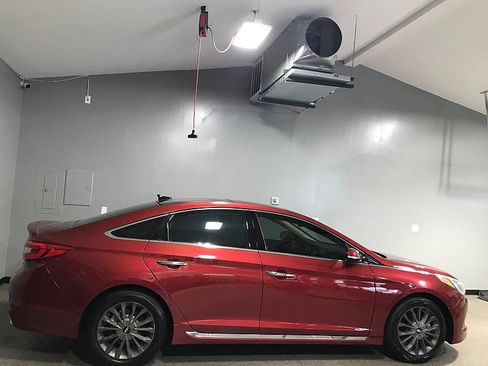 Used 2015 Hyundai Sonata Limited w/ Option Group 05 FWD image 2