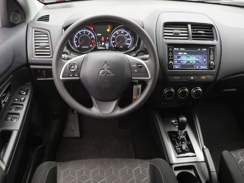 Used 2025 Mitsubishi Outlander Sport 2.0 ES image 12