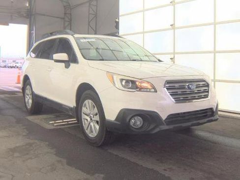 Used 2016 Subaru Outback 2.5i Premium image 3