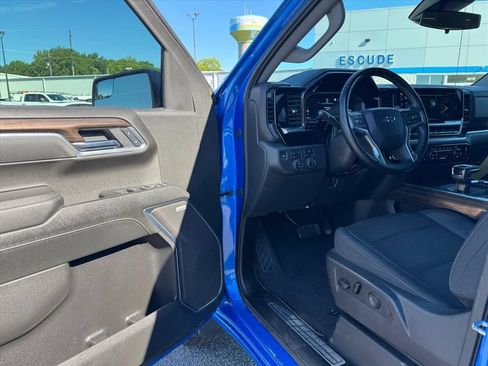 Used 2025 Chevrolet Silverado 1500 LT Trail Boss w/ Convenience Package II AWD/4WD image 14