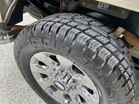 Used 2017 Ford F250 Lariat w/ Chrome Package image 71