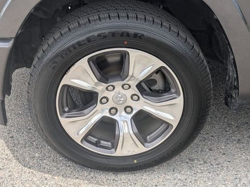 Used 2022 RAM 1500 Laramie AWD/4WD image 9