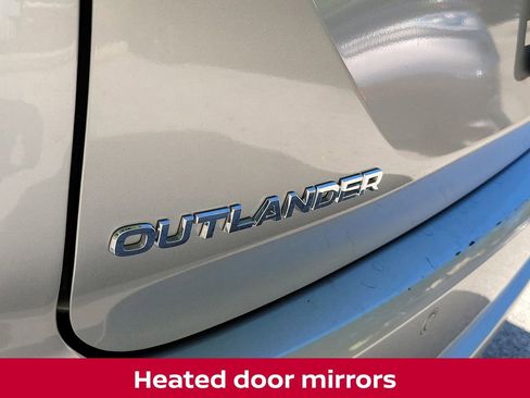 Used 2024 Mitsubishi Outlander SE image 12