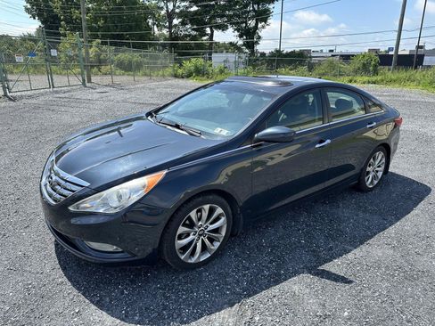 Used 2013 Hyundai Sonata SE w/ Navigation & Sunroof Pkg FWD image 4