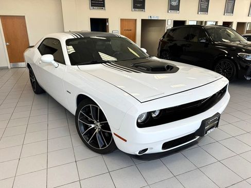 Used 2018 Dodge Challenger R/T Plus RWD image 10