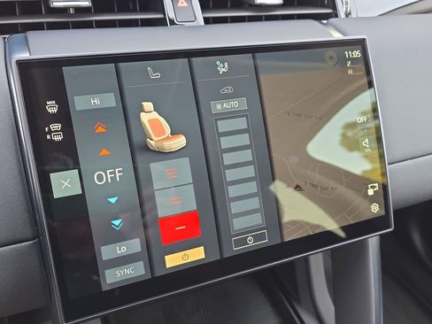 Used 2025 Land Rover Discovery Sport S image 24