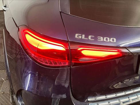 Used 2023 Mercedes-Benz GLC 300 4MATIC image 28