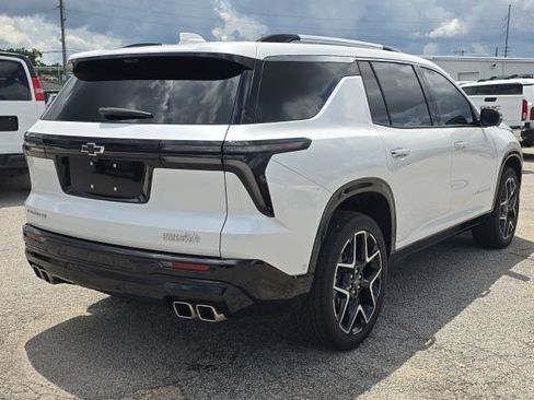 Used 2025 Chevrolet Traverse High Country FWD image 5