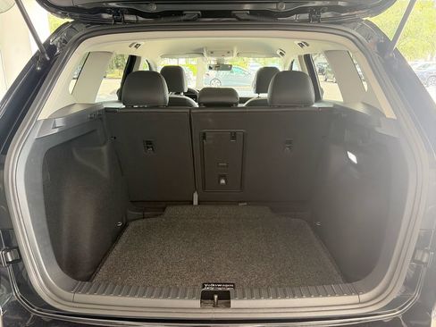 Certified 2025 Volkswagen Taos SE FWD image 36
