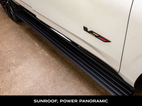 Used 2025 Cadillac Escalade V w/ LPO, ONYX Package image 12