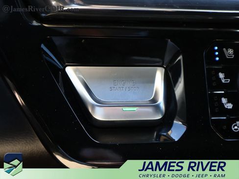 Used 2023 GMC Sierra 1500 Denali AWD/4WD image 32