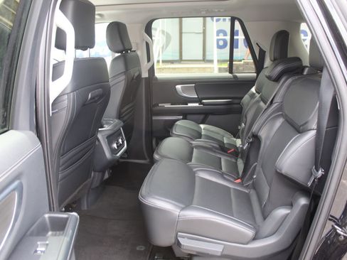 Used 2025 Ford Expedition Max Platinum AWD/4WD image 23