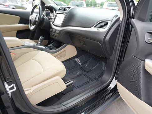 Used 2018 Dodge Journey SE w/ Safe & Sound Group AWD/4WD image 28