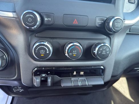 Used 2024 RAM 2500 Big Horn w/ Bed Utility Group image 17