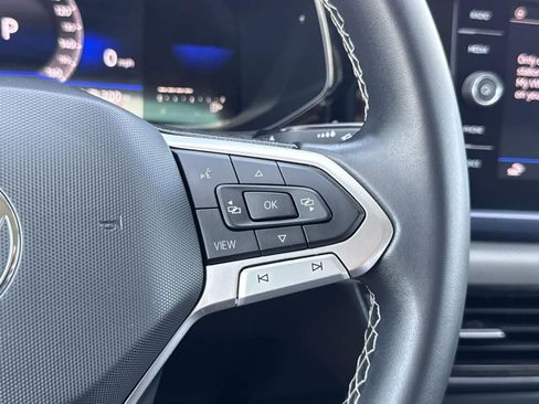 Used 2022 Volkswagen Taos SE image 11