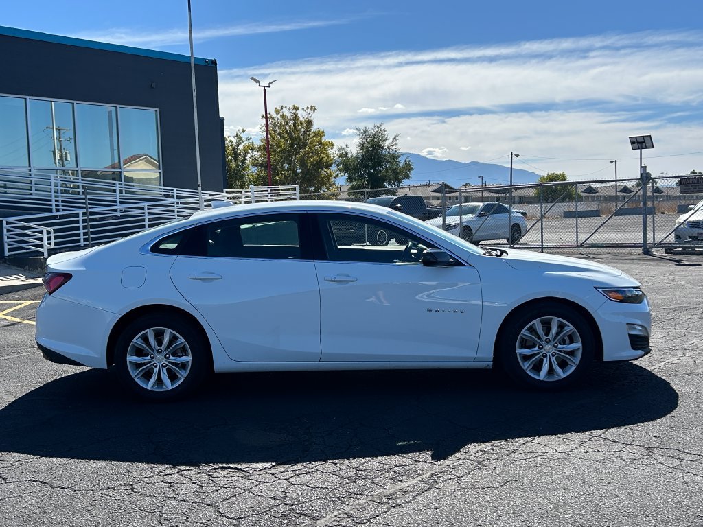 Used 2022 Chevrolet Malibu LT FWD image 2