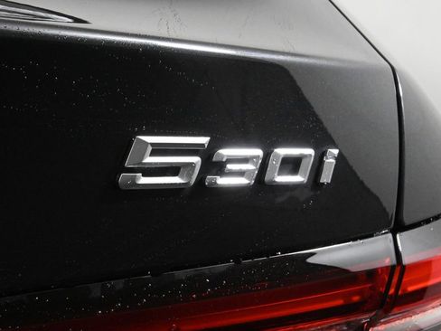 Used 2026 BMW 530i xDrive w/ Premium Package image 40