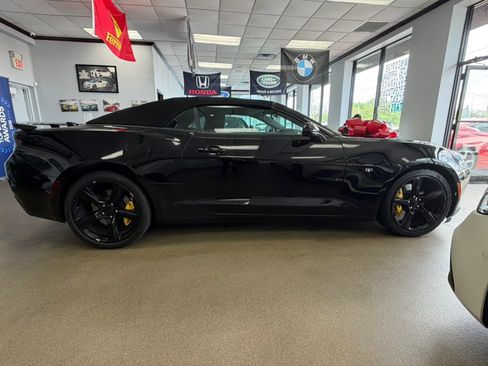Used 2017 Chevrolet Camaro SS RWD image 15