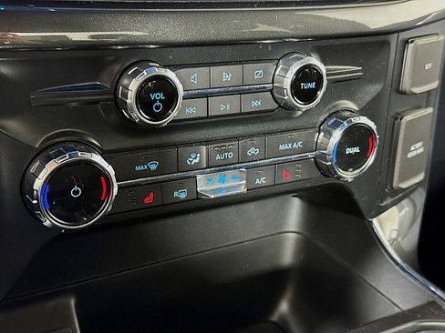 Used 2022 Ford F150 XLT w/ Equipment Group 302A High image 17