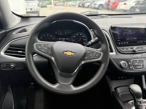 Used 2021 Chevrolet Malibu LS FWD image 18