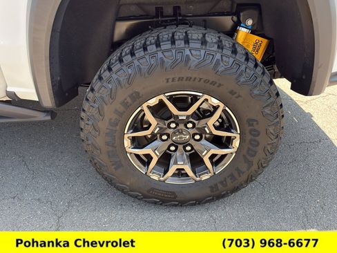Certified 2024 Chevrolet Colorado ZR2 w/ ZR2 Convenience Package III AWD/4WD image 22