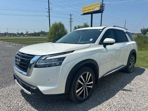 Certified 2024 Nissan Pathfinder Platinum AWD/4WD image 1
