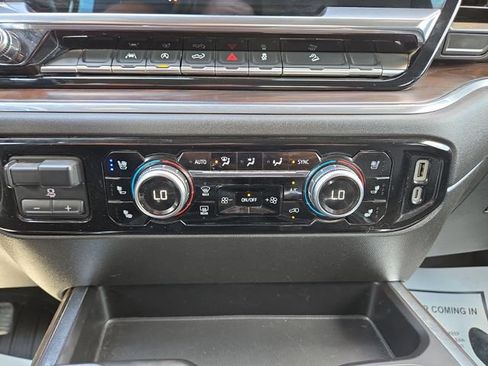 Used 2023 GMC Sierra 1500 SLT w/ SLT Convenience Package AWD/4WD image 26