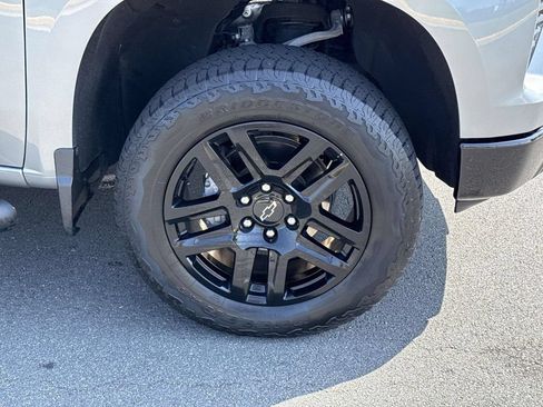 Used 2024 Chevrolet Silverado 1500 LT Trail Boss w/ LT Trail Boss Premium Package AWD/4WD image 14