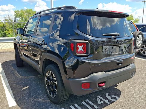 Used 2023 Jeep Renegade Trailhawk AWD/4WD image 3