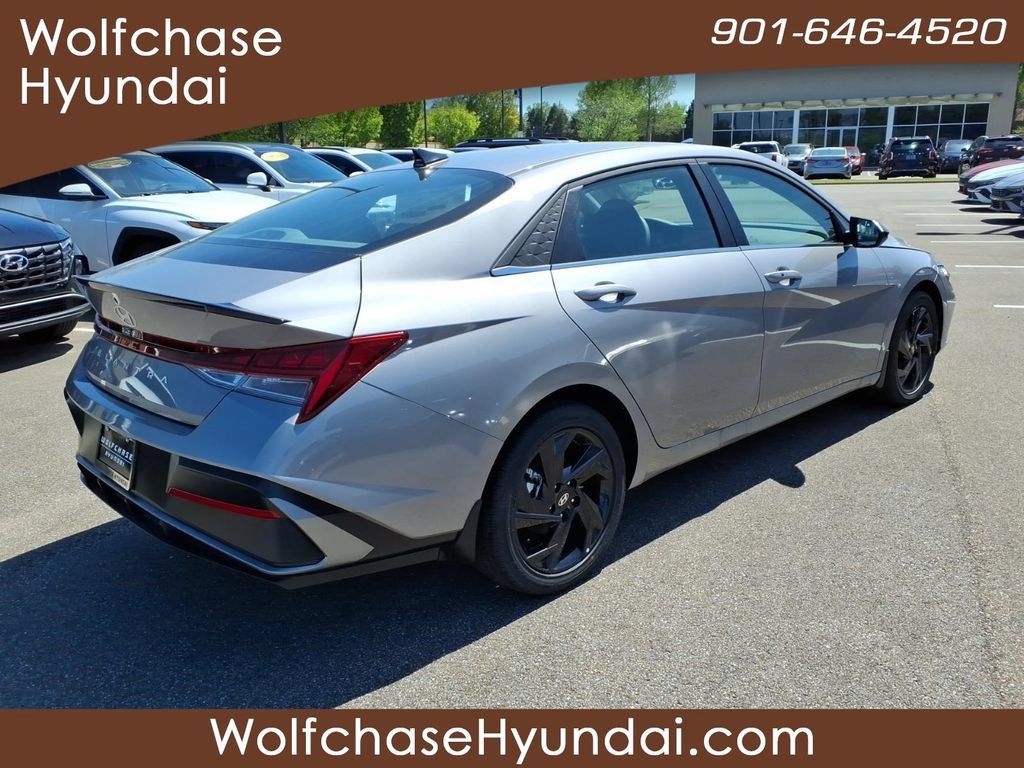 Certified 2026 Hyundai Elantra SEL Sport FWD image 5