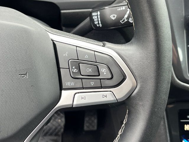 Used 2023 Volkswagen Tiguan SE AWD/4WD image 13