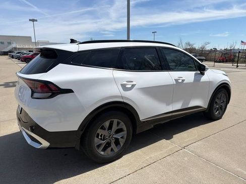 Used 2025 Kia Sportage SX image 5